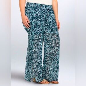 ✨Torrid Chiffon Split Side “Daisy Spell”🌼 Pants✨